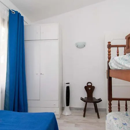 Flores 6 - Three Bed Apartamento Playa Feñabe