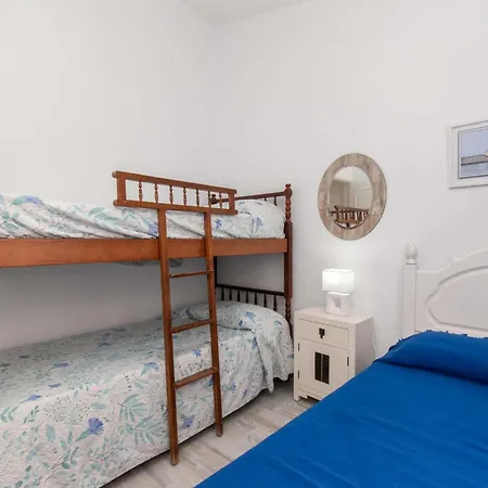 Flores 6 - Three Bed * Playa Feñabe