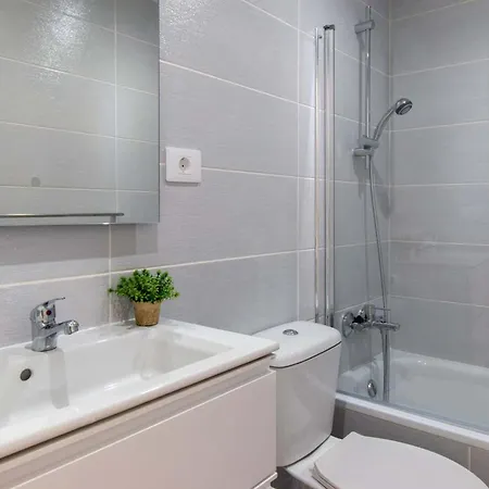 Flores 6 - Three Bed Apartamento *