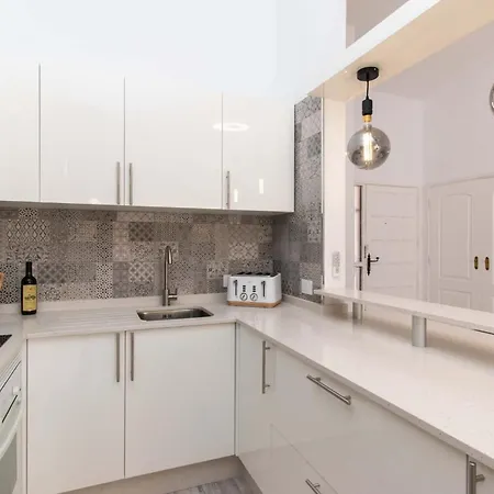 Flores 6 - Three Bed