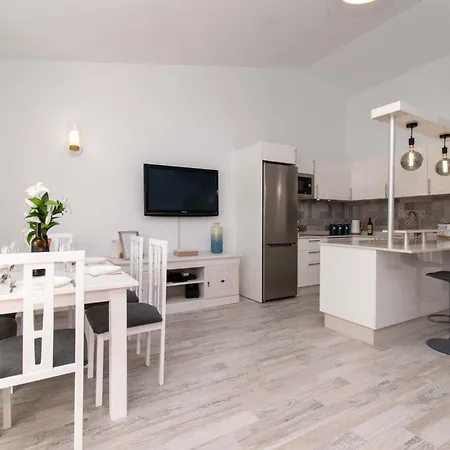 Apartamento Flores 6 - Three Bed