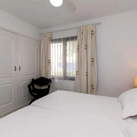 Flores 6 - Three Bed Apartamento *
