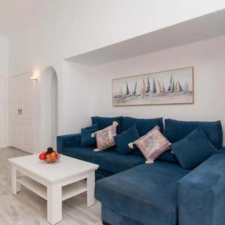 Flores 6 - Three Bed Apartamento Playa Feñabe