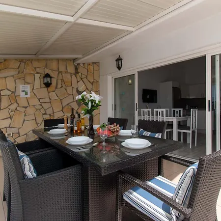 Apartamento Flores 6 - Three Bed Playa Feñabe