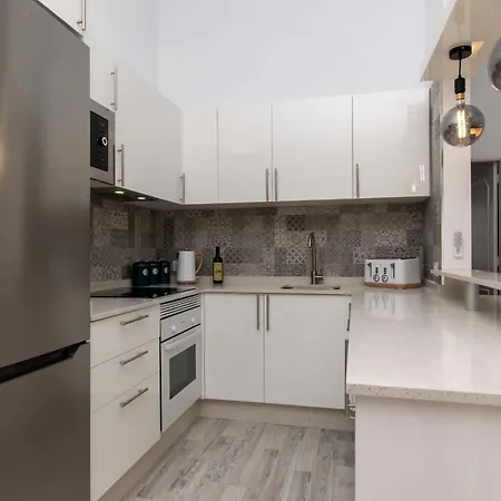 Flores 6 - Three Bed * Playa Feñabe