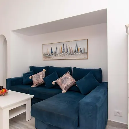 Flores 6 - Three Bed Apartamento *